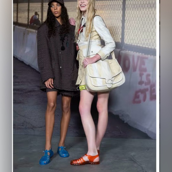 Gucci women Jelly Sandals - Pink - Picture 3 of 8